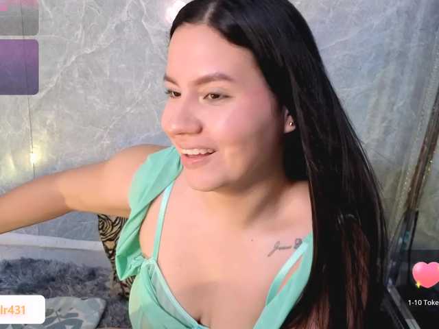 MIAREYS live cam on BongaCams