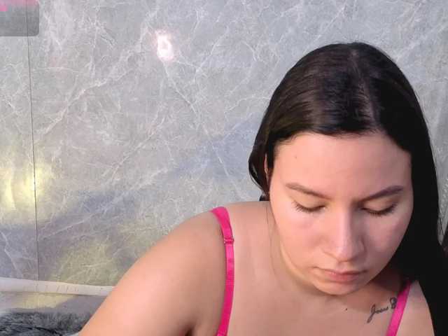 MIAREYS live cam on BongaCams
