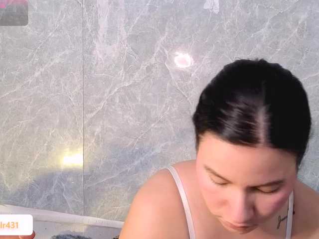 MIAREYS live cam on BongaCams