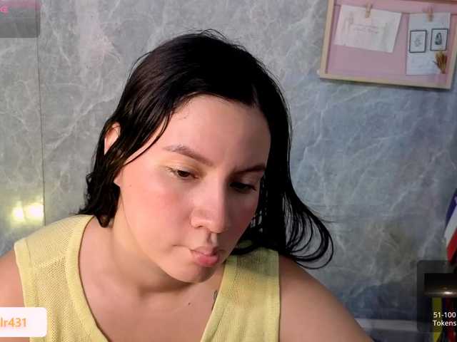 MIAREYS live webcam show