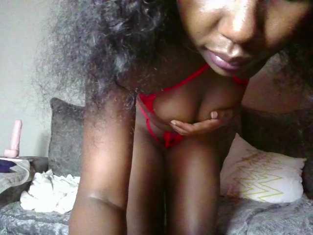 Goldiecandy's BongaCams show and profile