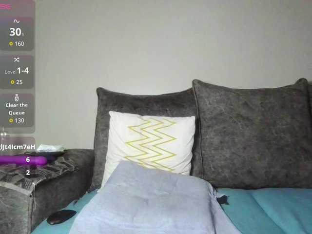 Goldiecandy live webcam show