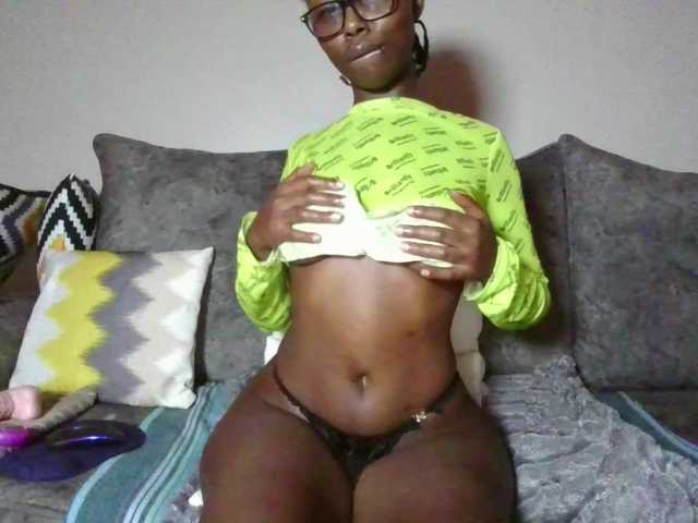Goldiecandy live cam on BongaCams