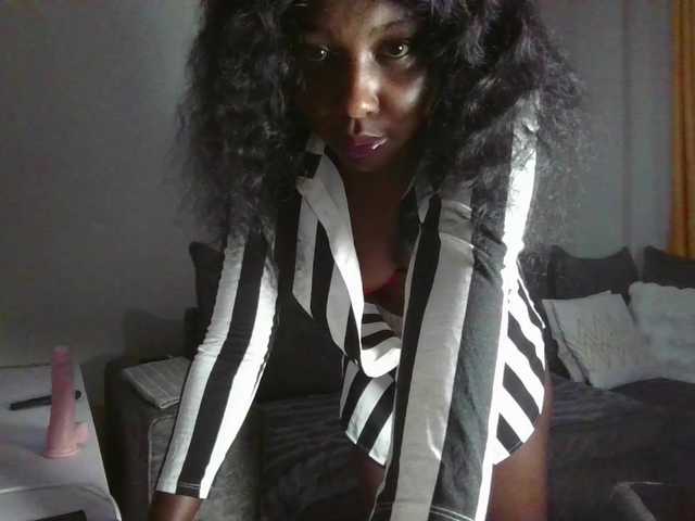 Goldiecandy's BongaCams show and profile