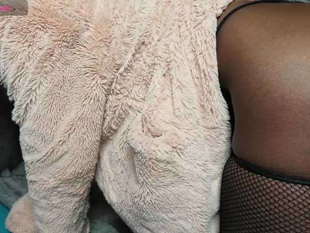 Goldiecandy — live female cam