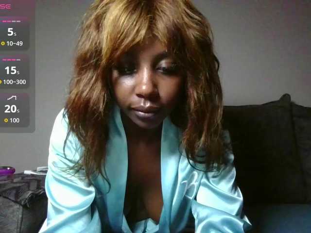 Goldiecandy live webcam show
