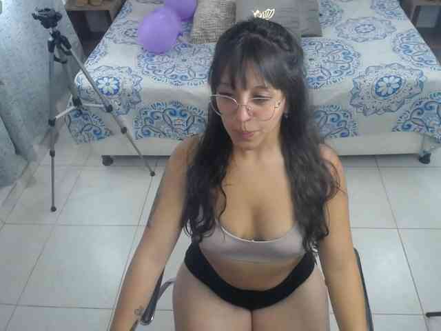 miss-charlott-18 webcam