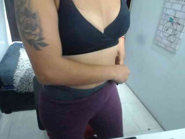 miss-charlott-18 webcam