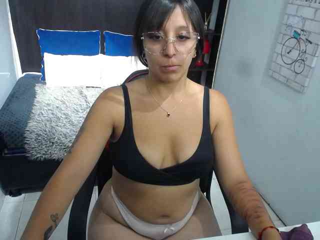 miss-charlott-18 webcam
