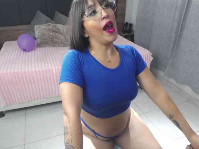 miss-charlott-18 webcam