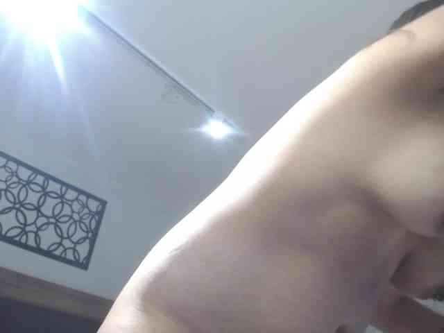 miss-charlott-18 webcam