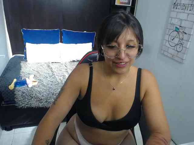 miss-charlott-18 webcam
