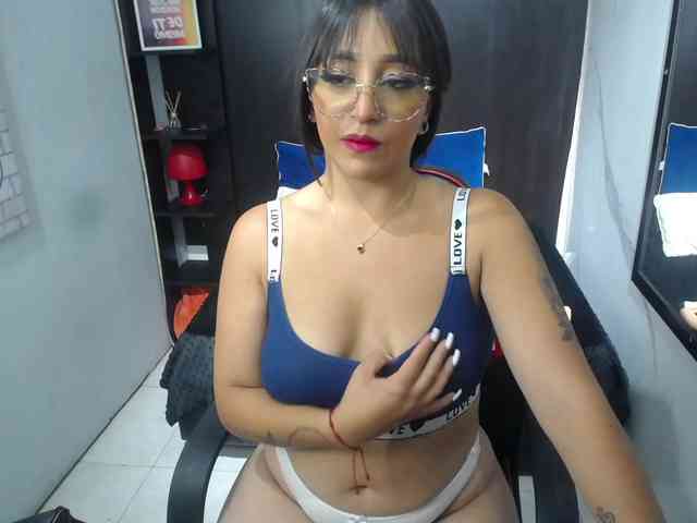 miss-charlott-18