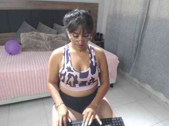 miss-charlott-18 webcam