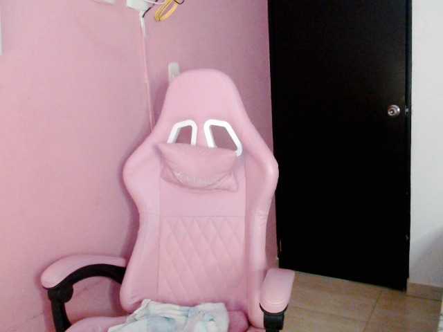 paulett2026 live cam on BongaCams