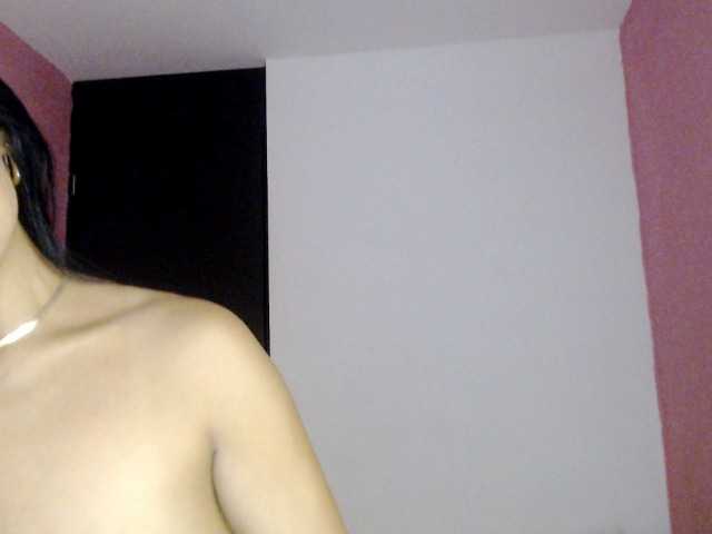 paulett2026 live cam on BongaCams