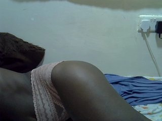 Prettyluv's Live Webcam