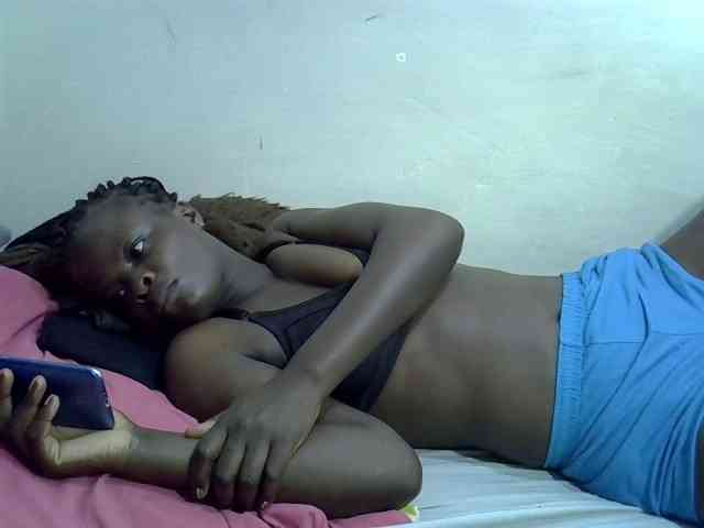 Prettyluv webcam