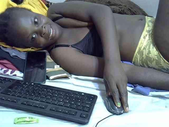 Prettyluv webcam