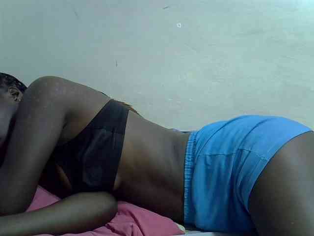 Prettyluv webcam