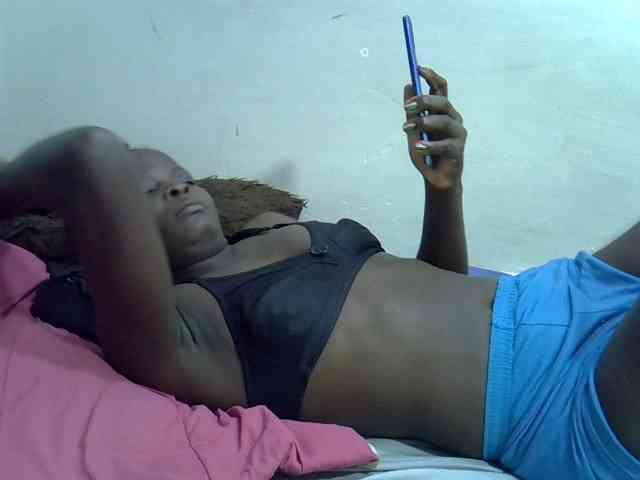 Prettyluv webcam