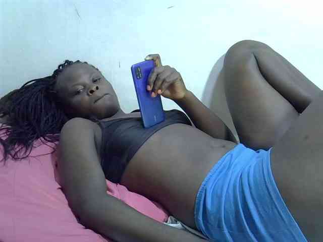 Prettyluv webcam