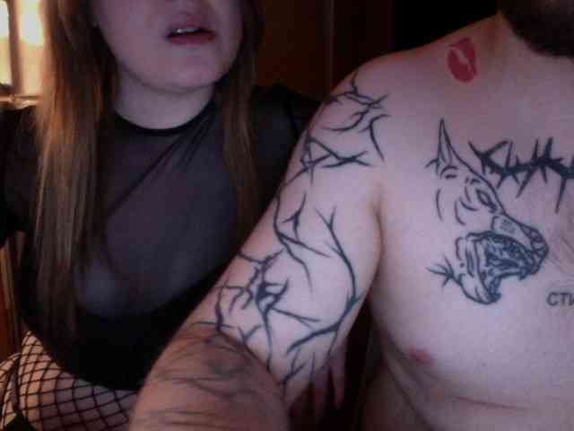 HELLAHFAMILY webcam