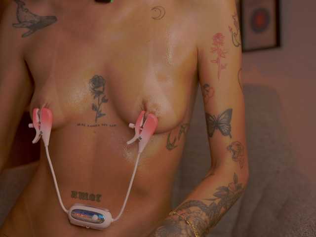 MelyTaylor live cam on BongaCams