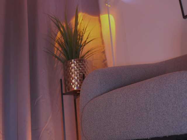 MelyTaylor live cam on BongaCams