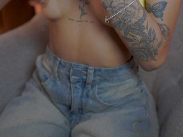MelyTaylor live cam on BongaCams