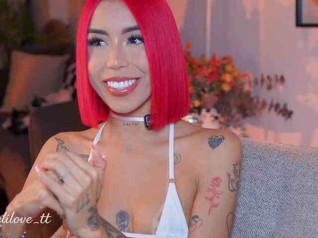 Model: MelyTaylor