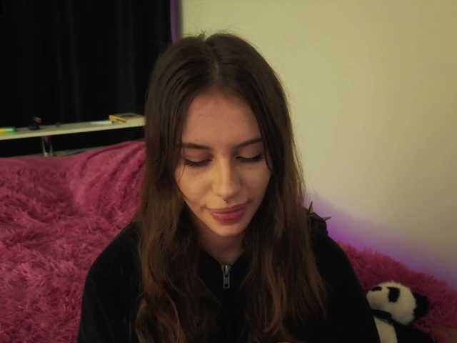 kissnotilt live cam preview