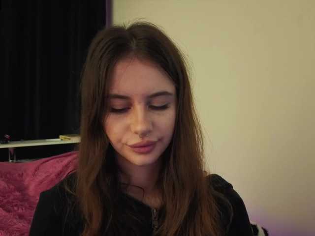 kissnotilt live cam preview
