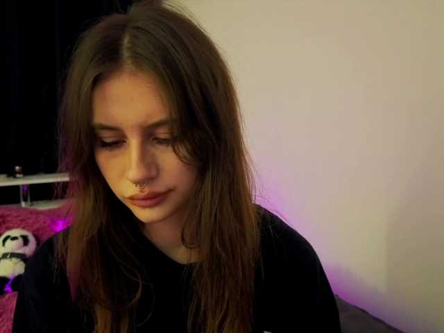 kissnotilt live cam preview