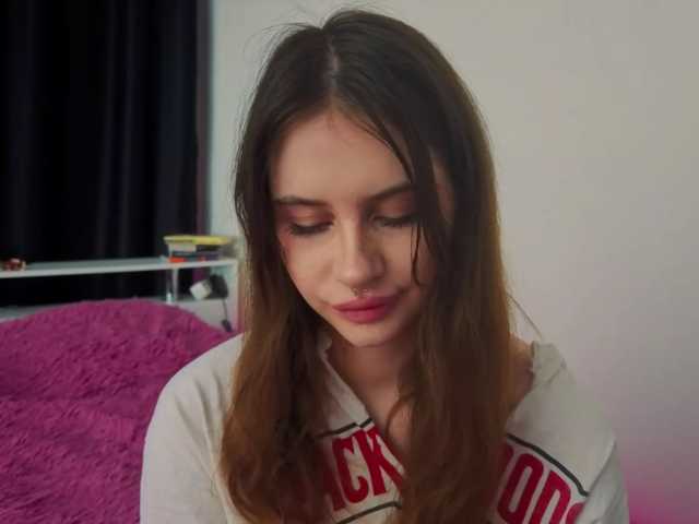 kissnotilt live cam preview