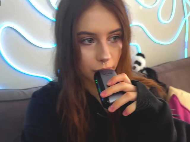 kissnotilt live webcam show
