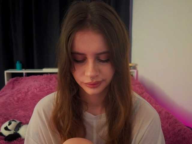 kissnotilt live cam preview