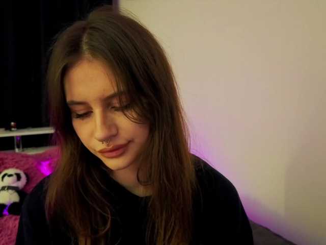 kissnotilt live cam preview