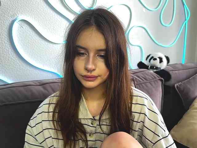 Modella: kissnotilt