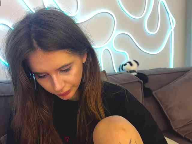 kissnotilt webcam