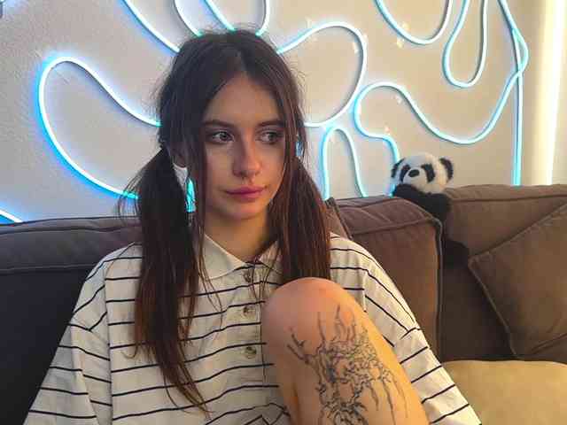 kissnotilt webcam