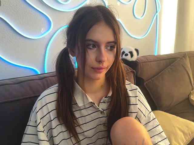 kissnotilt webcam