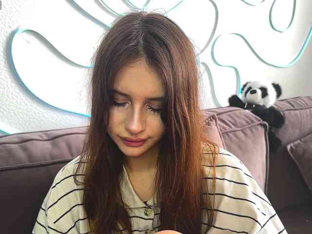 kissnotilt webcam