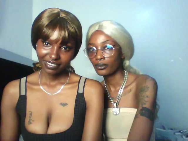 Maleena40's BongaCams show and profile