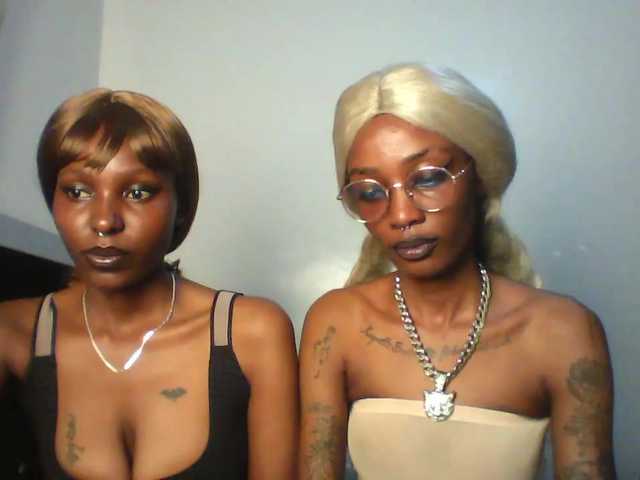 Maleena40's BongaCams show and profile