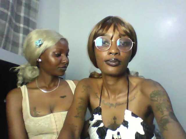 Maleena40's BongaCams show and profile