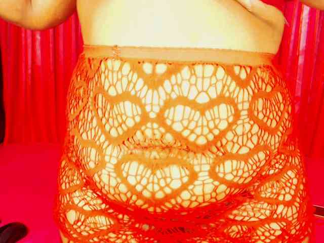 DivineBootyxxx webcam