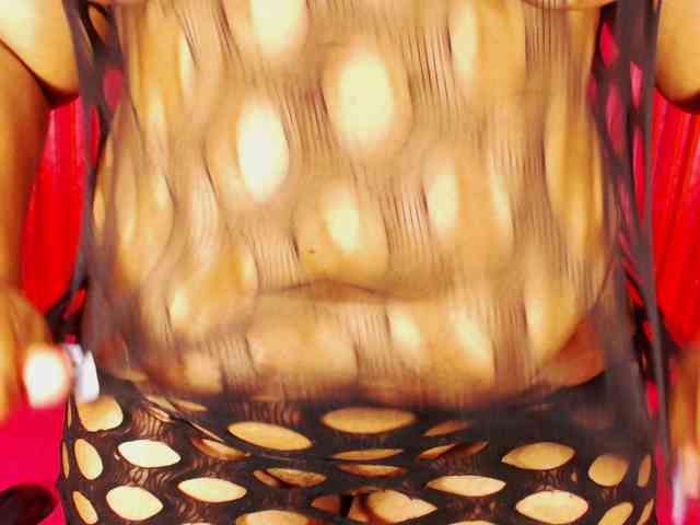 DivineBootyxxx webcam