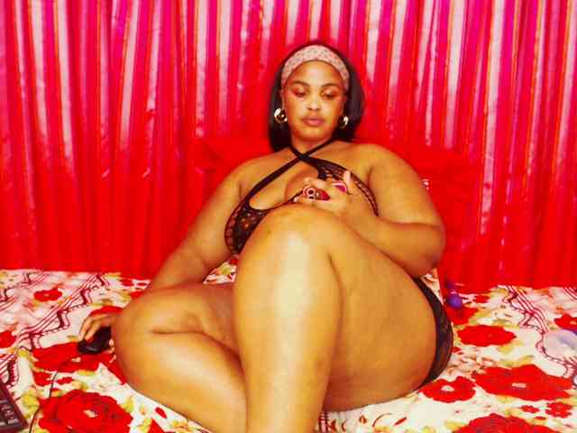 DivineBootyxxx webcam