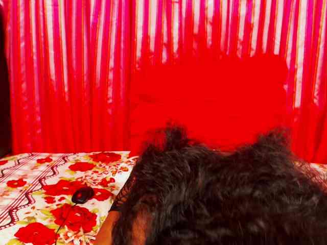 DivineBootyxxx webcam